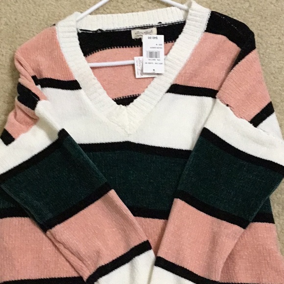 Sweatshirt - Picture 2 of 2